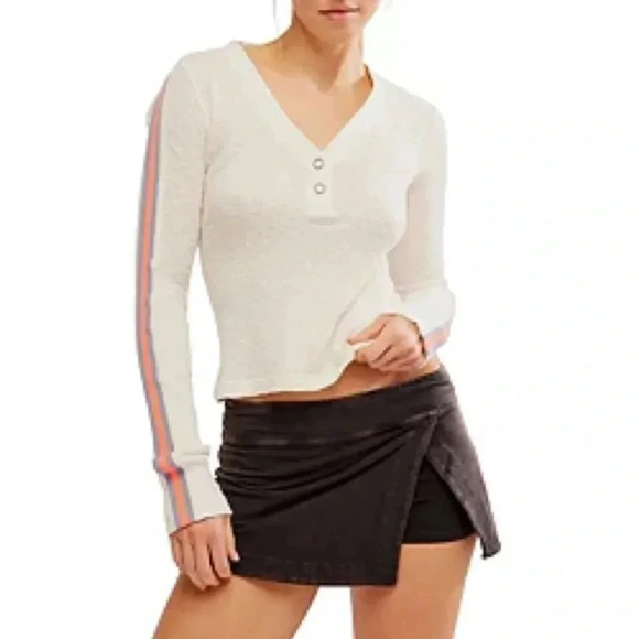 🍀 FREE PEOPLE NWT RECOVERY LAYER SIZE LARGE - Picture 1 of 9